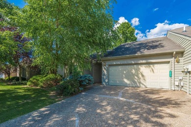 Welcome to this beautifully maintained 3-bedroom, 2-bathroom - photo 2