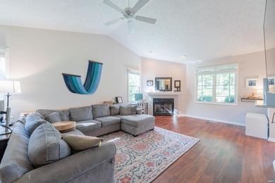 Welcome to this beautifully maintained 3-bedroom, 2-bathroom - photo 4