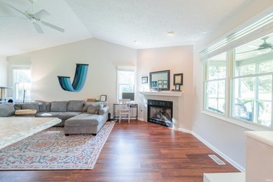 Welcome to this beautifully maintained 3-bedroom, 2-bathroom - photo 6