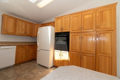 Beautifully maintained and updated Fuqua home on desirable - photo 18