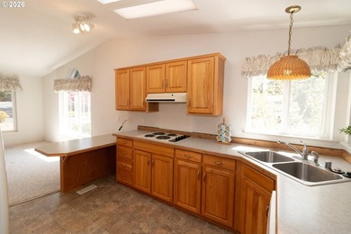 Beautifully maintained and updated Fuqua home on desirable - photo 21