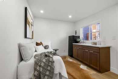 Contemporary style meets exceptional craftsmanship in this - photo 22