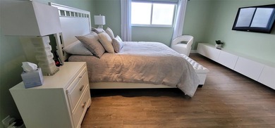owner says SELL !! STUNNING 1 BEDROOM 1 BATH CONDO with a - photo 28