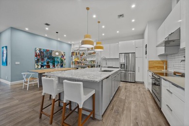 A house with modern finishes and amazing vintage decor combines - photo 10