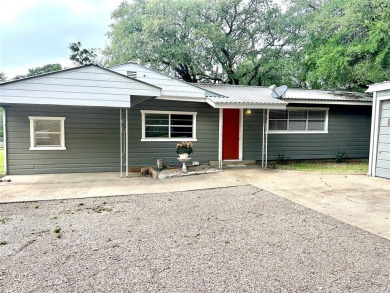 Lake Home For Sale in Clifton, Texas