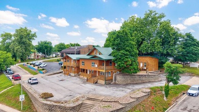 Unique INVESTMENT OPPORTUNITY to own a 15 unit nightly rental. A - photo 2