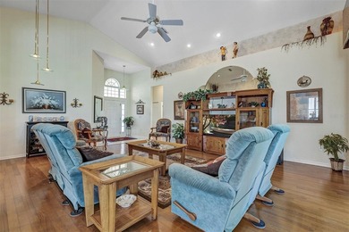Welcome to this beautifully maintained 3-bedroom, 2-bath home - photo 7