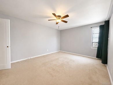 Welcome to a penthouse level Vernon Manor two bed co-op located - photo 7