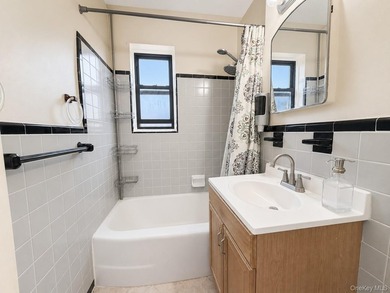 Welcome to a penthouse level Vernon Manor two bed co-op located - photo 9