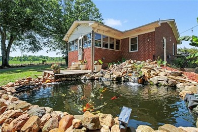 Country living at its finest! Welcome to this retreat with a - photo 2