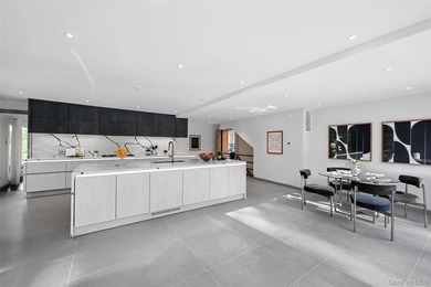 Privately set behind a long driveway in the prestigious Village - photo 15
