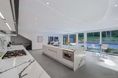 Privately set behind a long driveway in the prestigious Village - photo 17