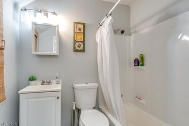 Triplex with gross rents around $2800-2900 a month in the - photo 4