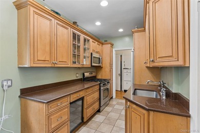 If you are looking for a 2 bedroom in Forest Hills with one of - photo 6