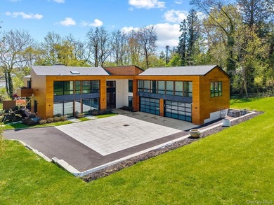 Privately set behind a long driveway in the prestigious Village - photo 40