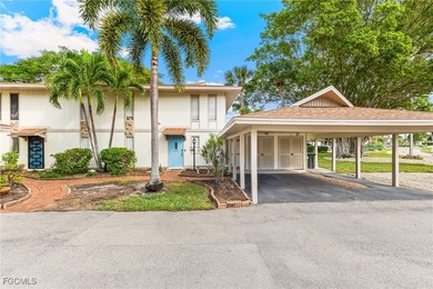 Lake Townhome/Townhouse For Sale in Fort Myers, Florida