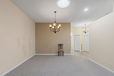 Very rare and desirable, completely updated end unit 1-story - photo 7