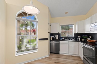 Very rare and desirable, completely updated end unit 1-story - photo 10