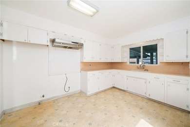 341 E Ellis - photo 18