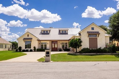 Enjoy gracious indoor and outdoor living from this beautiful one - photo 2