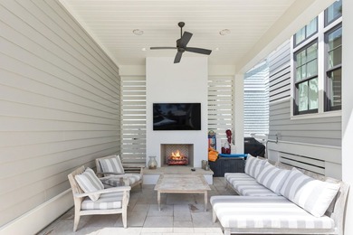 Located in the heart of WaterColor, this like-new coastal - photo 44