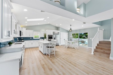 Don't miss this spectacular newly renovated, spacious concrete - photo 4