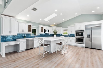 Don't miss this spectacular newly renovated, spacious concrete - photo 5