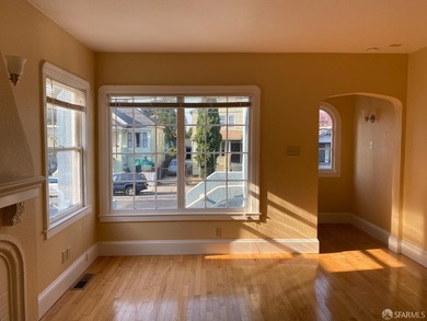 Savvy investors, take note! This well-located duplex in - photo 2