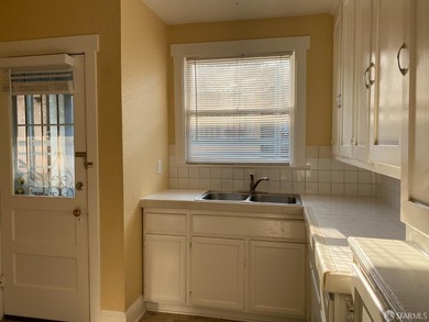Savvy investors, take note! This well-located duplex in - photo 4