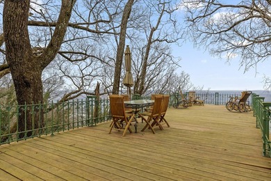 Incredible Arts and Crafts style home masterfully constructed in - photo 37
