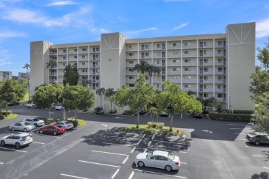 Lake Condo For Sale in Delray Beach, Florida