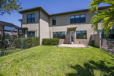 Beautifully upgraded 3BR/2.5BA two-story townhouse built in 2019 - photo 5