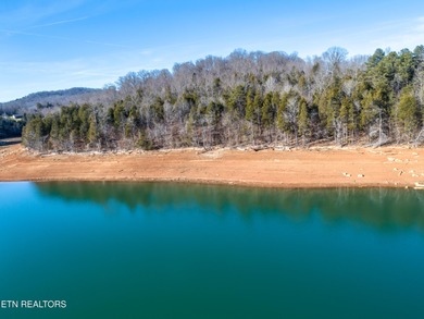 SELLER WILL ENTERTAIN ALL REASONABLE OFFERS. LAKEFRONT LUXURY - photo 7