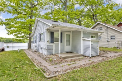 Lake Home For Sale in Munith, Michigan