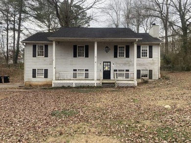 Bring your vision to this true fixer-upper in the established - photo 1