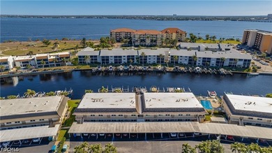 Waterfront Living and Paradise Await with Direct Gulf Access and - photo 3