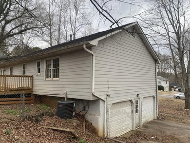 Bring your vision to this true fixer-upper in the established - photo 4