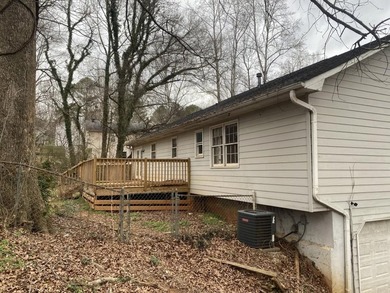 Bring your vision to this true fixer-upper in the established - photo 5