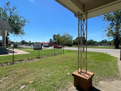 Zoned C4, this property provides endless opportunities! With a - photo 4