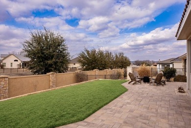 This charming garden home is light, bright and open. Beautiful - photo 23