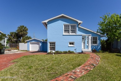Beautifully renovated 3-bedroom, 2-bath home just one block from - photo 5