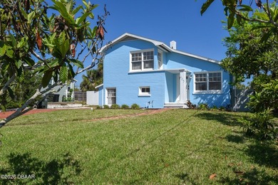 Beautifully renovated 3-bedroom, 2-bath home just one block from - photo 7
