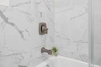 Rare opportunity to own a fully remodeled, fully vacant duplex - photo 29