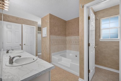 Welcome to this spacious and beautifully maintained brick - photo 33