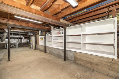 PRIME LOCATION, Comprehensively Rebuilt, this comfortable - photo 36