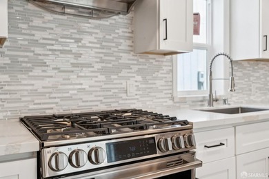Rare opportunity to own a fully remodeled, fully vacant duplex - photo 36