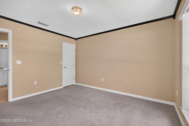 Welcome to this spacious and beautifully maintained brick - photo 50