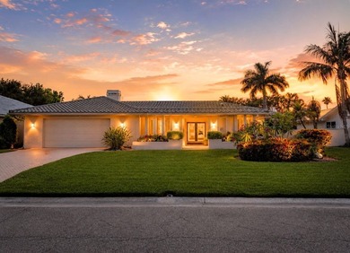 Welcome to timeless elegance in the prestigious gated community - photo 1