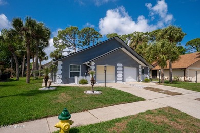 Move-in ready and beautifully updated, this 2-bedroom, 2-bath - photo 3