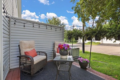 Picture-perfect, updated end-unit townhome with new luxury vinyl - photo 32